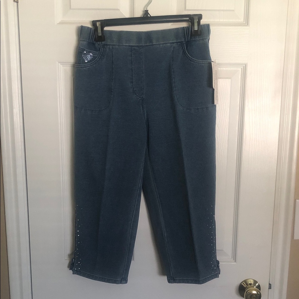 Quacker Factory Blue Denim capri jeans